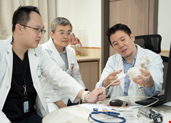 東亞首例!中醫大兒醫以最新心導管術 結合3D列印與覆膜支架 成功治療先天性心臟病