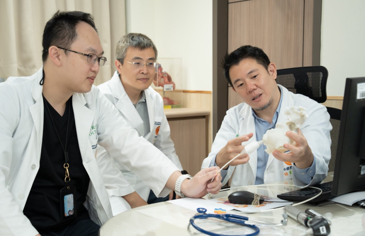 東亞首例！中醫大兒醫以最新心導管術 結合3D列印與覆膜支架 成功治療先天性心臟病